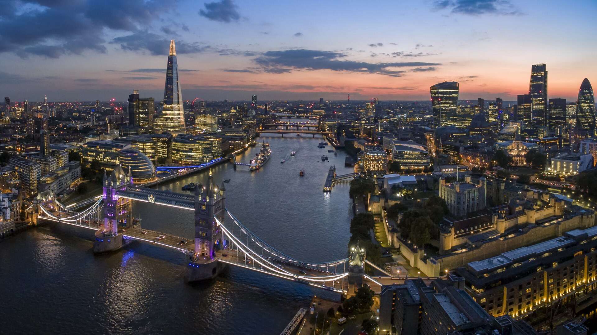 London (LHR) — สนามบินคอริดอร์ชาวไทยในต่างประเทศ, photo via Wikimedia Commons (Wikipedia summary image)